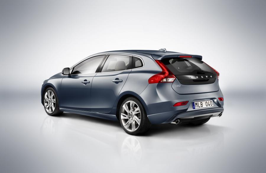  Volvo V40 2012 года  (фото 124 из 183)